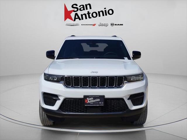 2025 Jeep Grand Cherokee GRAND CHEROKEE LAREDO 4X2