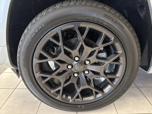 2025 Jeep Grand Cherokee GRAND CHEROKEE L SUMMIT 4X4