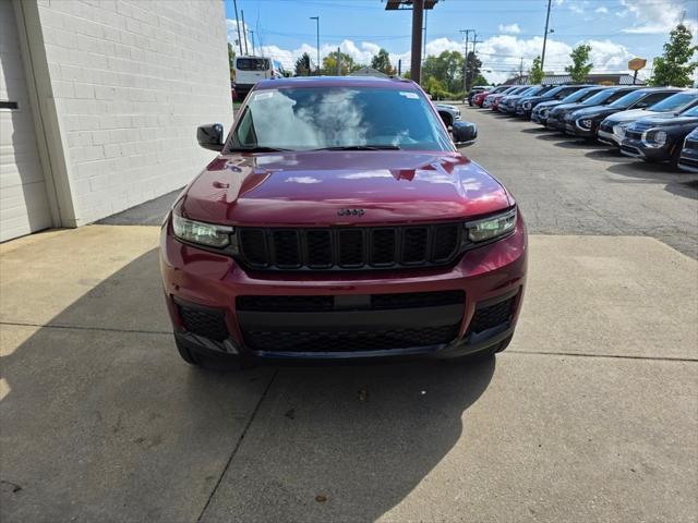 2025 Jeep Grand Cherokee GRAND CHEROKEE L ALTITUDE 4X4