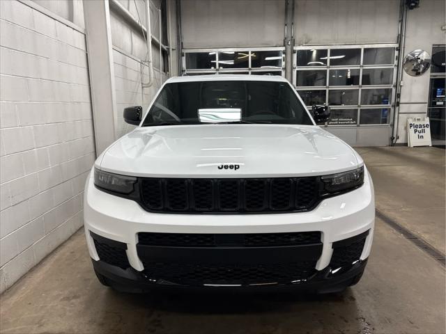 2025 Jeep Grand Cherokee GRAND CHEROKEE L ALTITUDE X 4X4 2025 Jeep Grand Cherokee GRAND CHEROKEE L ALTITUDE X 4X4