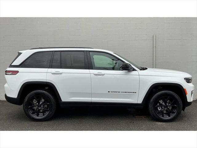 2025 Jeep Grand Cherokee GRAND CHEROKEE ALTITUDE 4X4 2025 Jeep Grand Cherokee GRAND CHEROKEE ALTITUDE 4X4