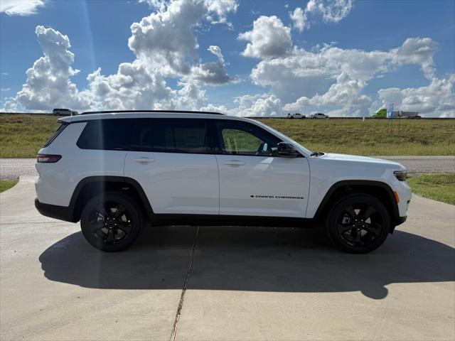 2025 Jeep Grand Cherokee GRAND CHEROKEE L ALTITUDE 4X4