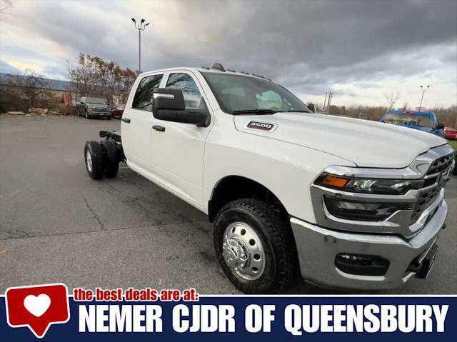2026 RAM Ram 3500 Chassis Cab RAM 3500 TRADESMAN CREW CAB CHASSIS 4X4 60 CA