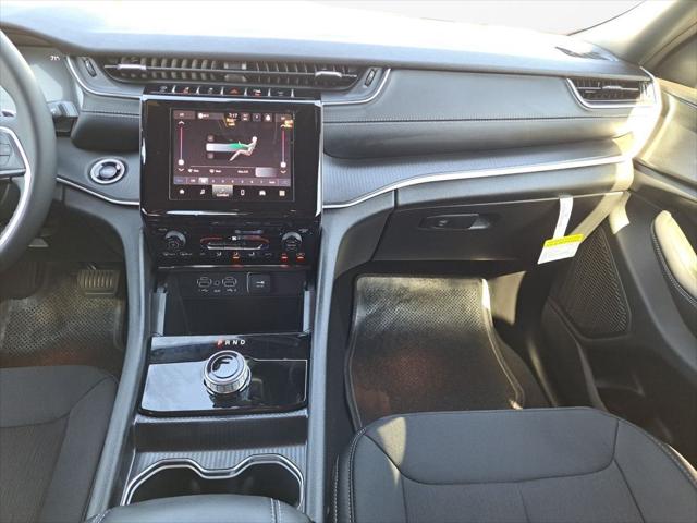 2025 Jeep Grand Cherokee GRAND CHEROKEE LAREDO 4X2