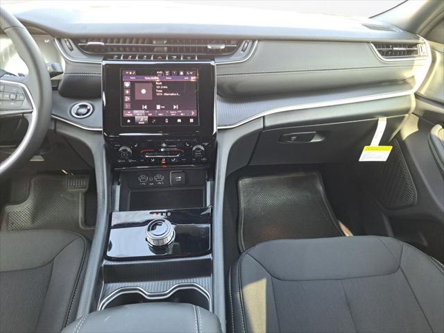 2025 Jeep Grand Cherokee GRAND CHEROKEE LAREDO 4X2