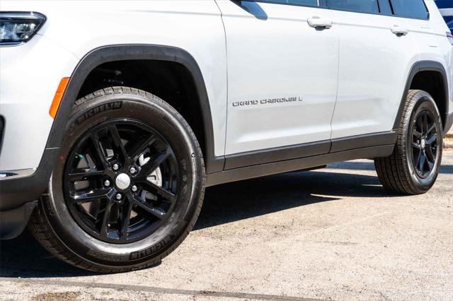 2025 Jeep Grand Cherokee GRAND CHEROKEE L LAREDO 4X2