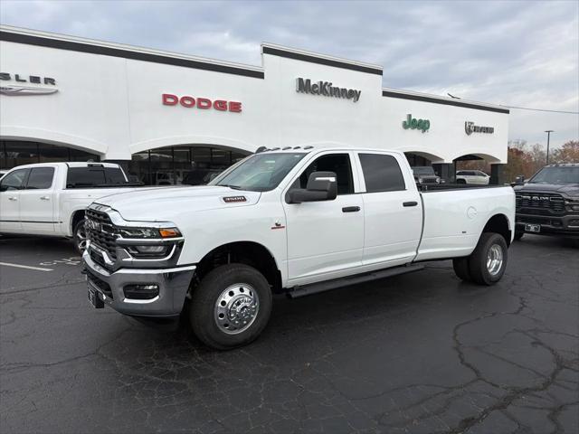 2026 RAM Ram 3500 RAM 3500 TRADESMAN CREW CAB 4X4 8 BOX