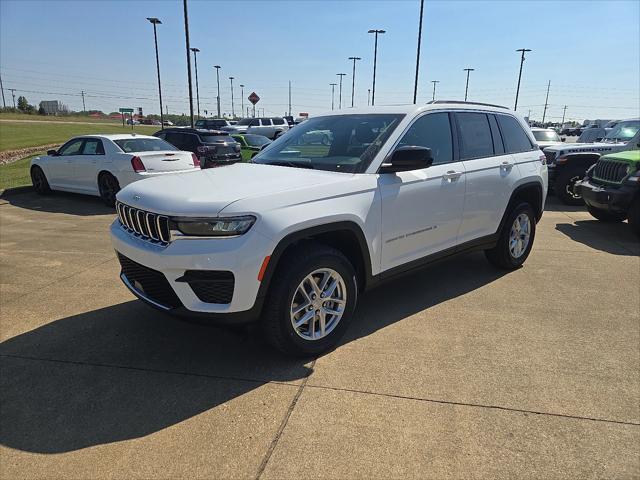 2025 Jeep Grand Cherokee GRAND CHEROKEE LAREDO X 4X4