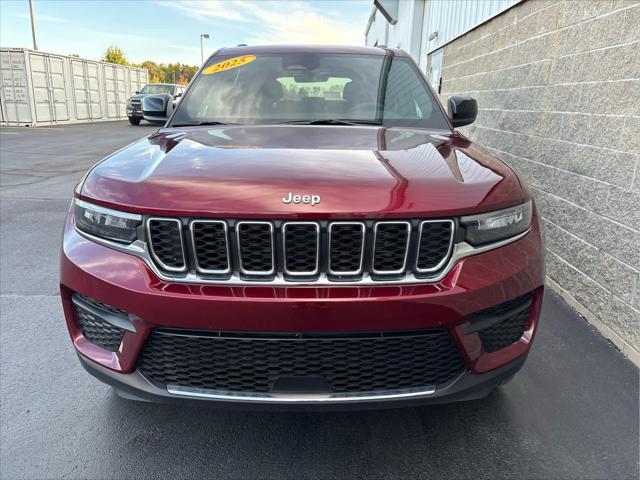 2025 Jeep Grand Cherokee Laredo X 4x4 2025 Jeep Grand Cherokee Laredo X 4x4