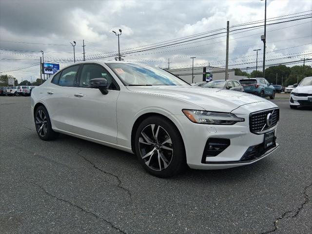 2025 Volvo S60 B5 Core 2025 Volvo S60 B5 Core