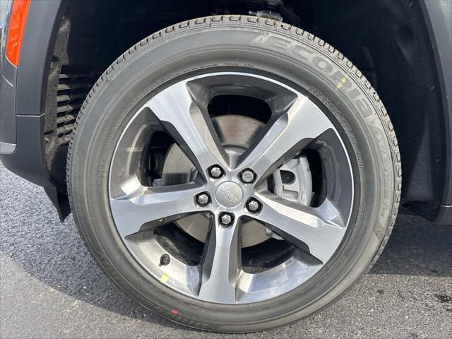 2025 Jeep Grand Cherokee GRAND CHEROKEE L LIMITED 4X2