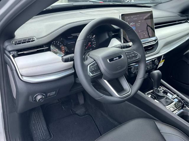 2025 Jeep Compass COMPASS LIMITED 4X4