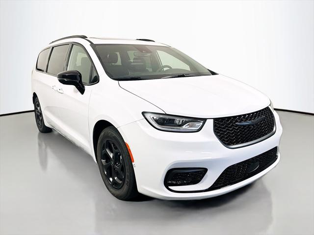 2025 Chrysler Pacifica Hybrid PACIFICA PLUG-IN HYBRID S APPEARANCE