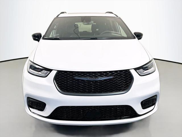 2025 Chrysler Pacifica Hybrid PACIFICA PLUG-IN HYBRID S APPEARANCE
