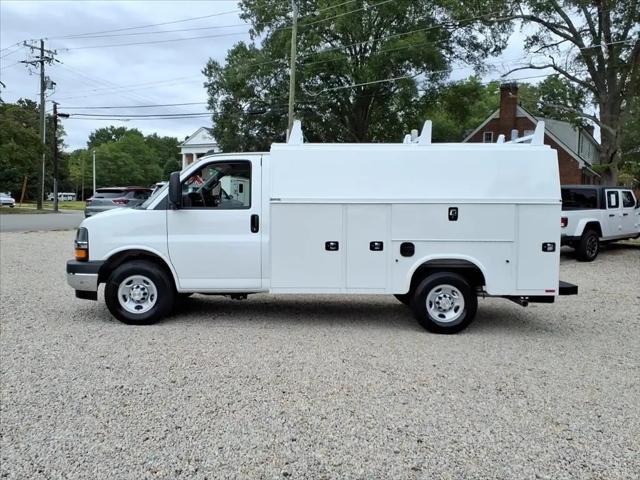 2025 Chevrolet Express Cutaway Work Van
