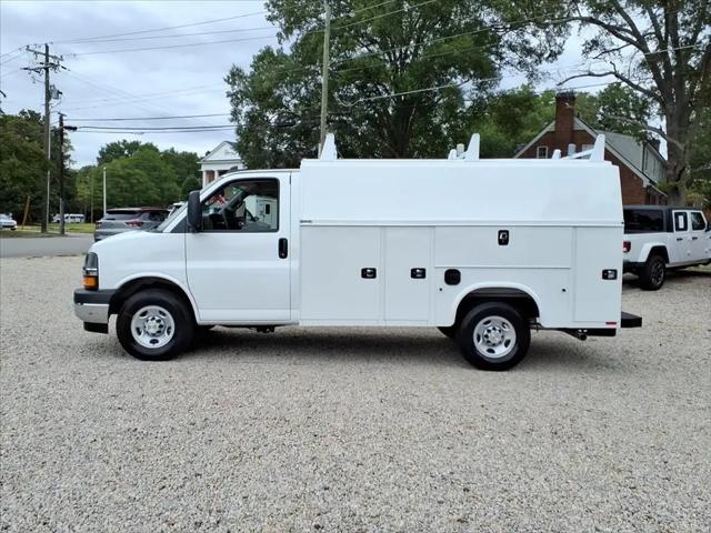 2025 Chevrolet Express Cutaway Work Van