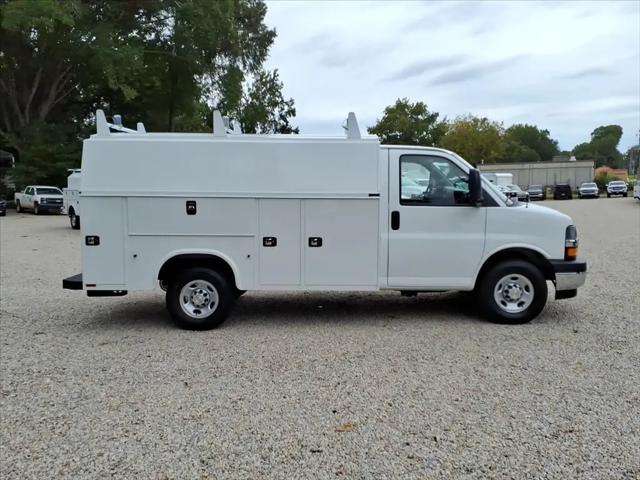 2025 Chevrolet Express Cutaway Work Van