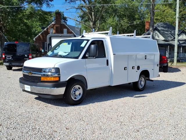 2025 Chevrolet Express Cutaway Work Van
