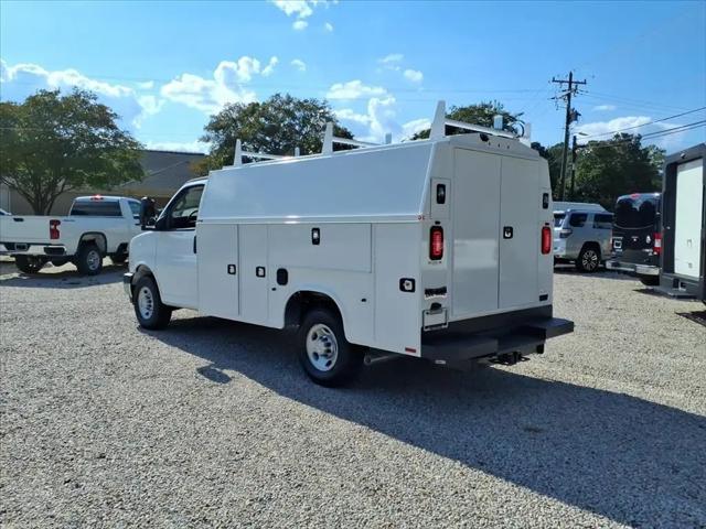 2025 Chevrolet Express Cutaway Work Van