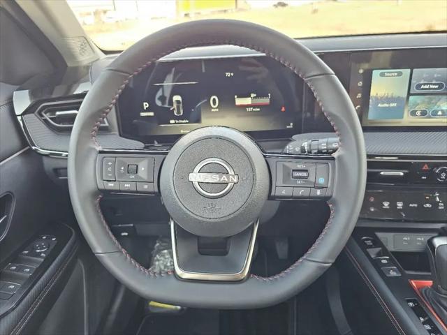 2025 Nissan Kicks SR FWD