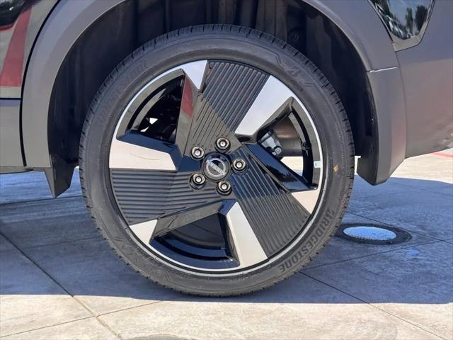 2025 Nissan Kicks SR FWD
