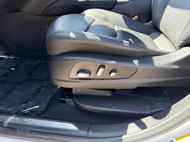 2023 Cadillac XT5 FWD Premium Luxury