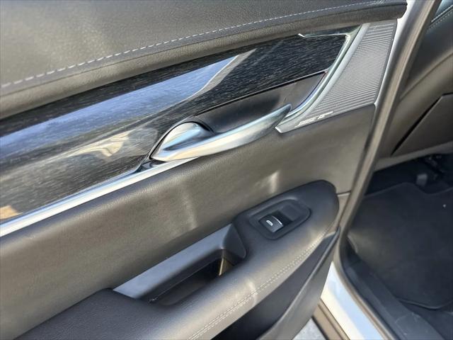 2023 Cadillac XT5 FWD Premium Luxury