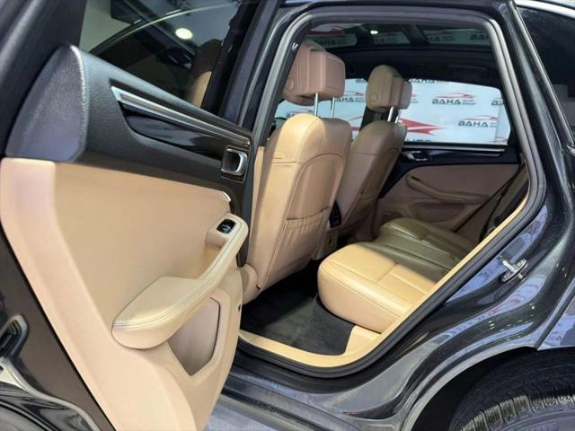 2020 Porsche Macan Base