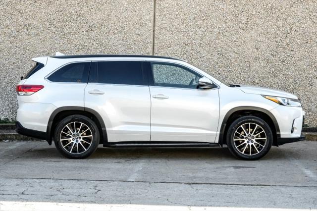 2017 Toyota Highlander SE