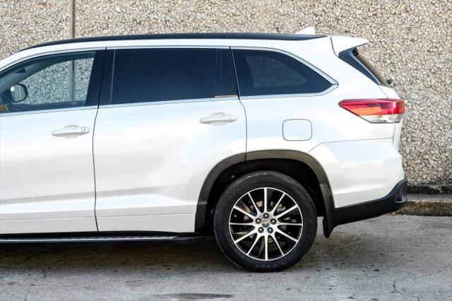2017 Toyota Highlander SE