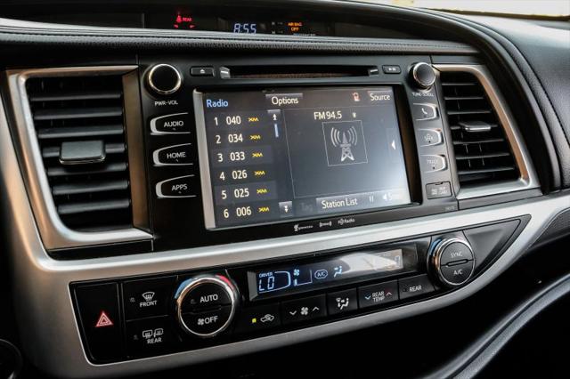 2017 Toyota Highlander SE
