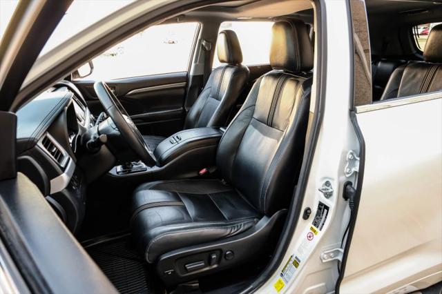2017 Toyota Highlander SE