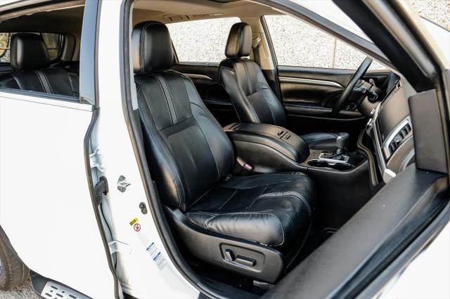 2017 Toyota Highlander SE