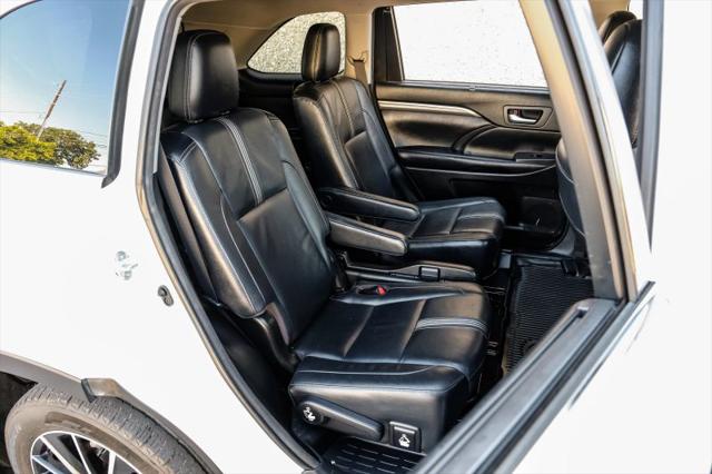 2017 Toyota Highlander SE