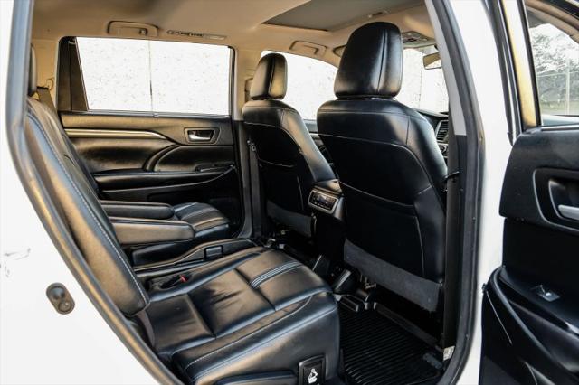 2017 Toyota Highlander SE