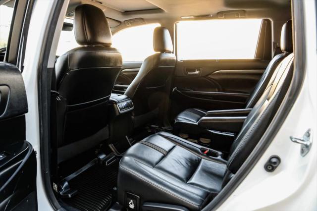 2017 Toyota Highlander SE