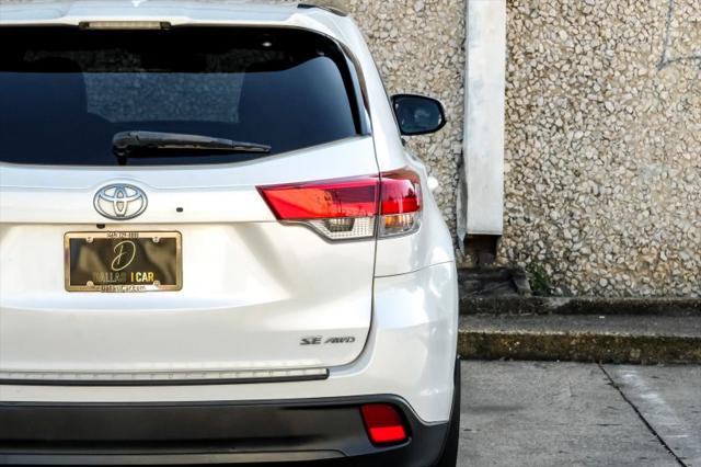 2017 Toyota Highlander SE