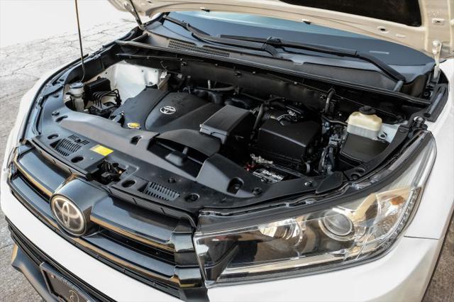 2017 Toyota Highlander SE