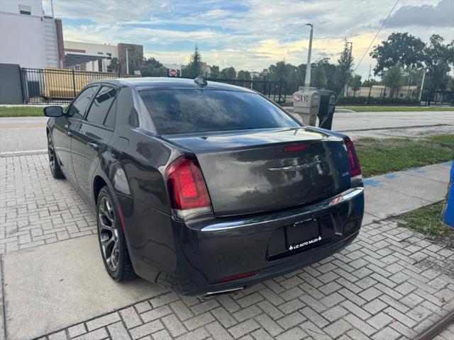 2018 Chrysler 300 Touring