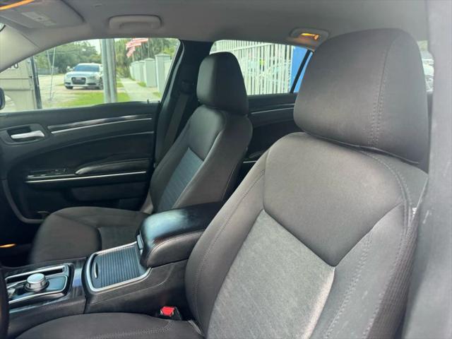 2018 Chrysler 300 Touring