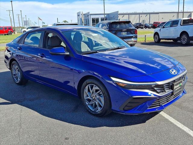 2024 Hyundai Elantra SEL 2024 Hyundai Elantra SEL