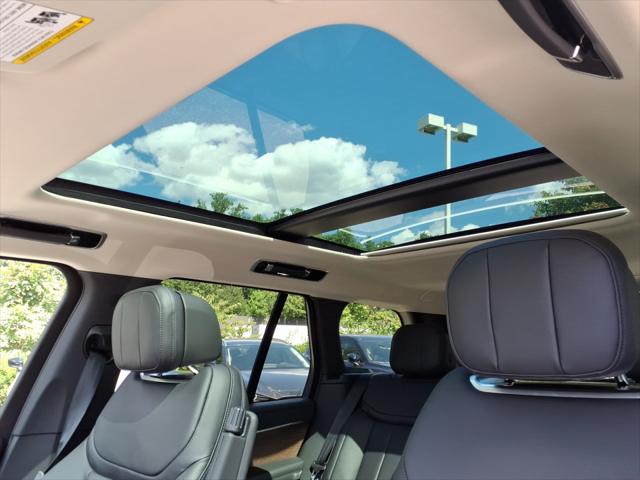 2025 Land Rover Range Rover P530 SE