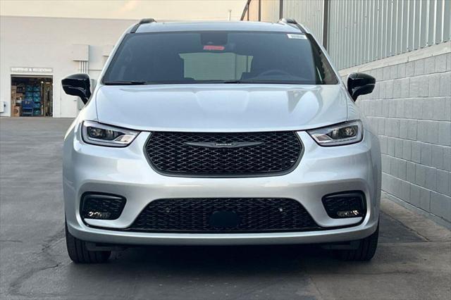 2026 Chrysler Pacifica Pacifica Limited