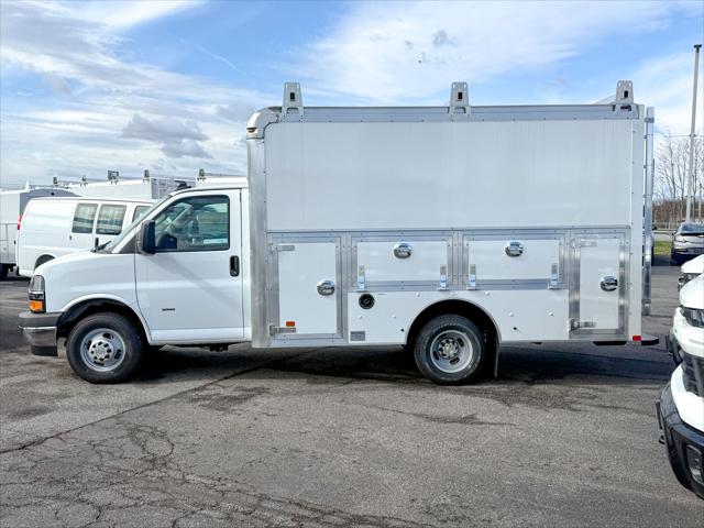 2025 Chevrolet Express Cutaway Work Van