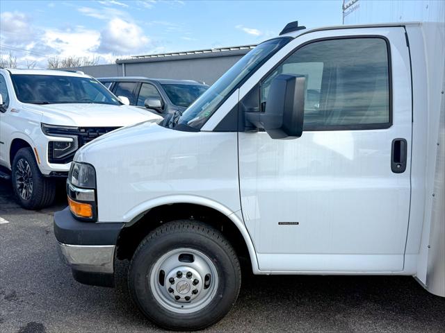 2025 Chevrolet Express Cutaway Work Van
