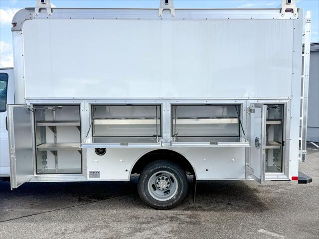 2025 Chevrolet Express Cutaway Work Van