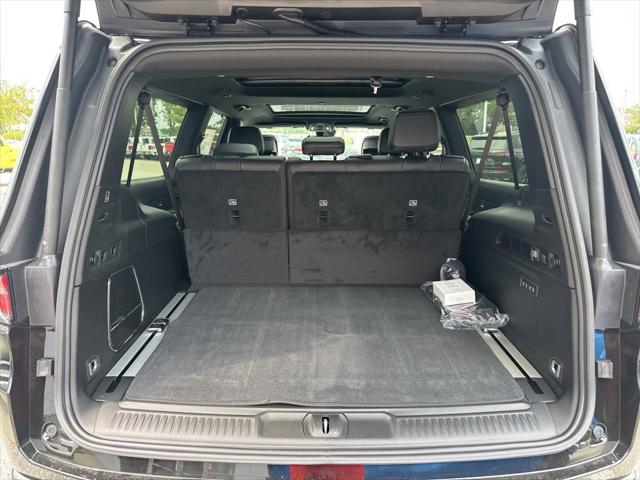 2025 Jeep Wagoneer Series II Carbide 4x4