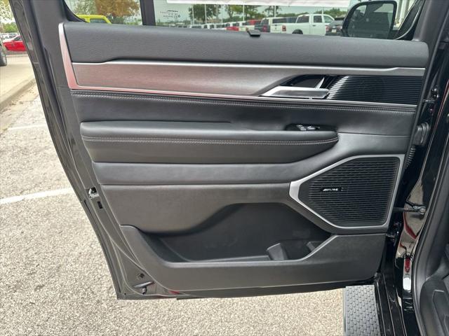 2025 Jeep Wagoneer Series II Carbide 4x4