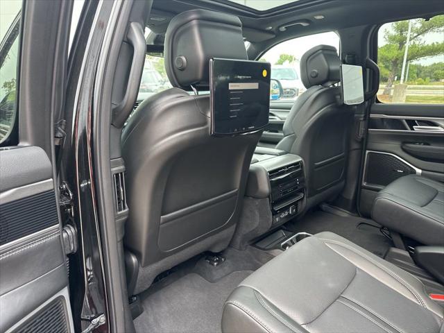 2025 Jeep Wagoneer Series II Carbide 4x4