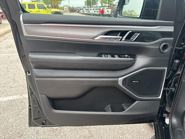 2025 Jeep Wagoneer Series II Carbide 4x4